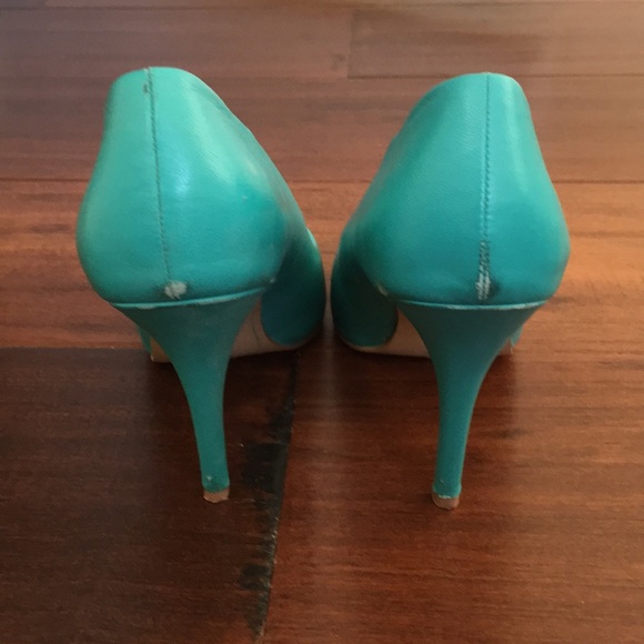 Heels - Picture 4 of 4